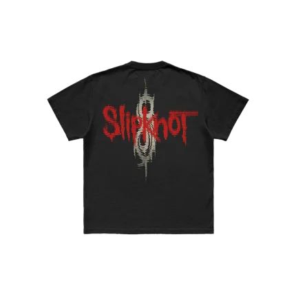 Embrace the chaos with the 'Glitch Photo' Slipknot t-shirt. This black tee showcases a dynamic glitch-inspired graphic on the front and the iconic 25th anniversary tribal S logo on the back. Ideal for fans who want to merge cutting-edge design with a tribute to Slipknot’s enduring legacy. Get yours today and stand out!